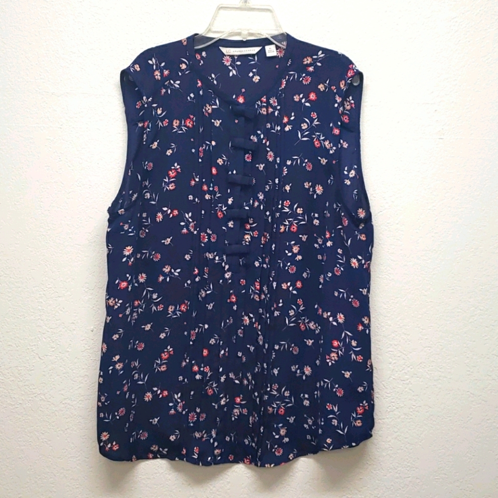 NWOT LC Navy Floral Top snap bow buttons XL